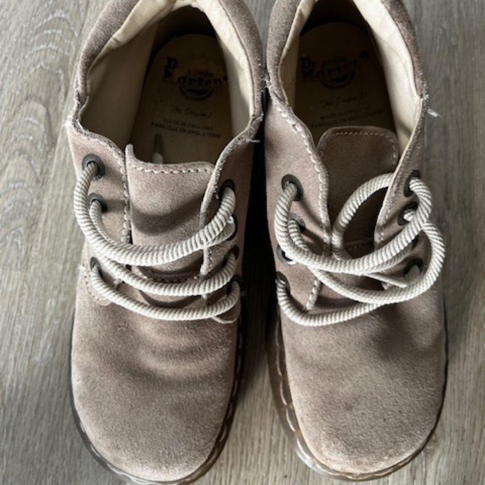 Dr. Martens Vintage light suede size 3